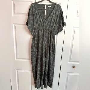 World Market Gray Floral Jumpsuit, Size L/XL